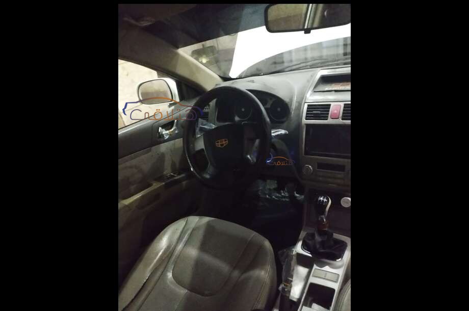 EC 7 Emgrand أبيض