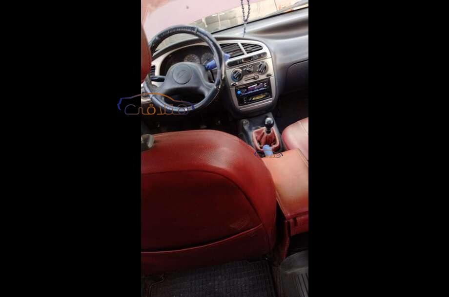 Lanos Daewoo احمر