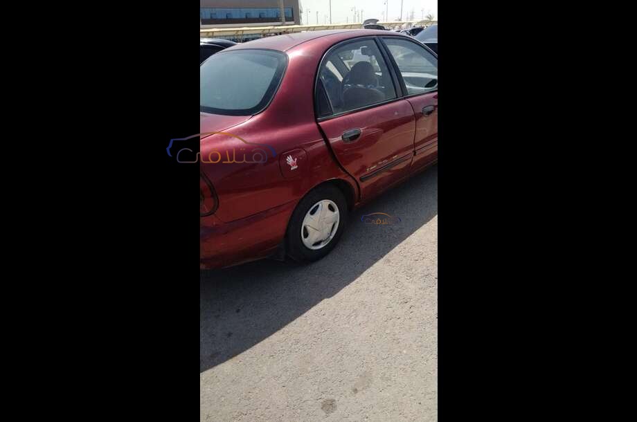 Lanos Daewoo احمر