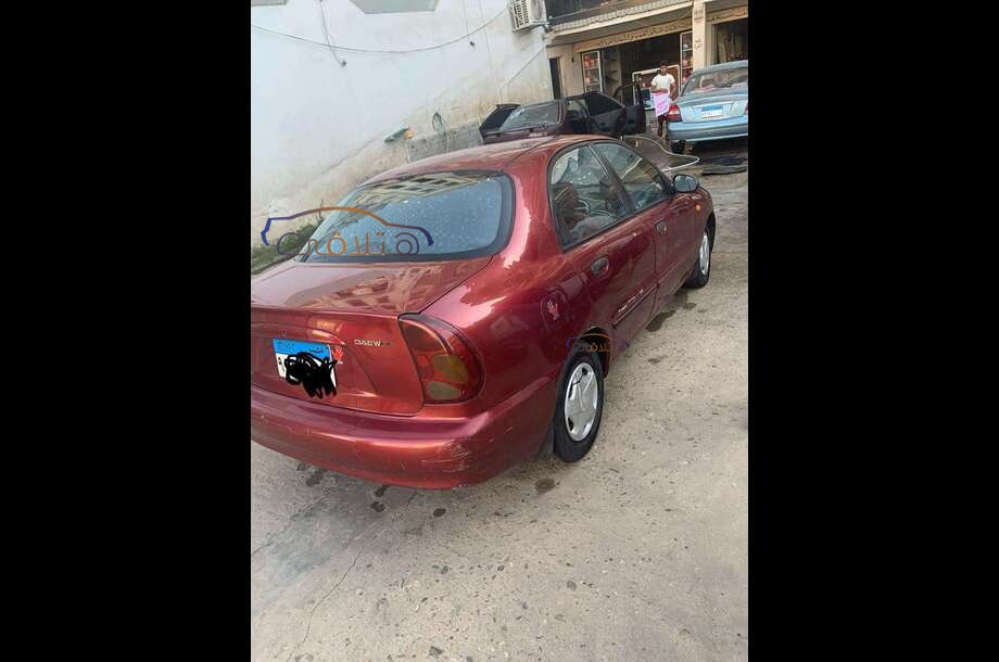 Lanos Daewoo احمر