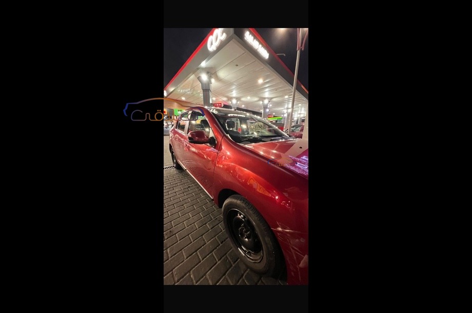 Logan Renault احمر غامق