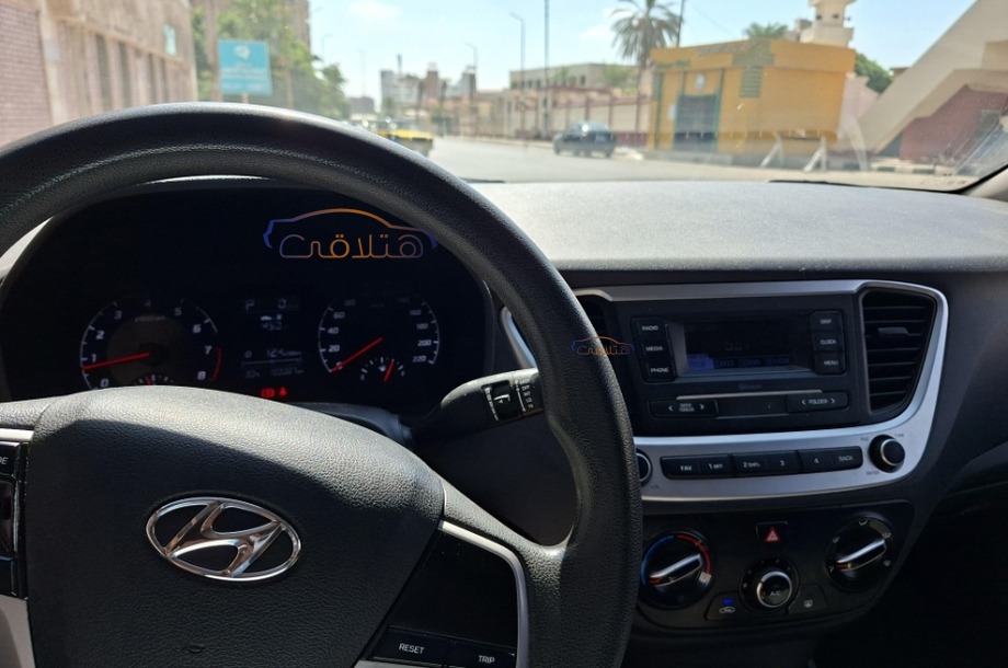 Accent HCI Hyundai Dark blue