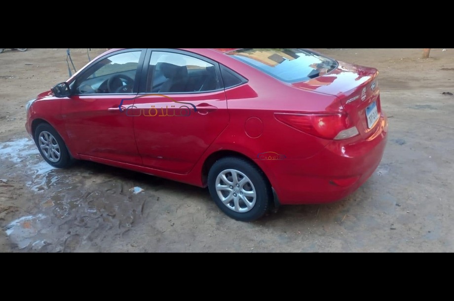 Accent RB Hyundai احمر غامق
