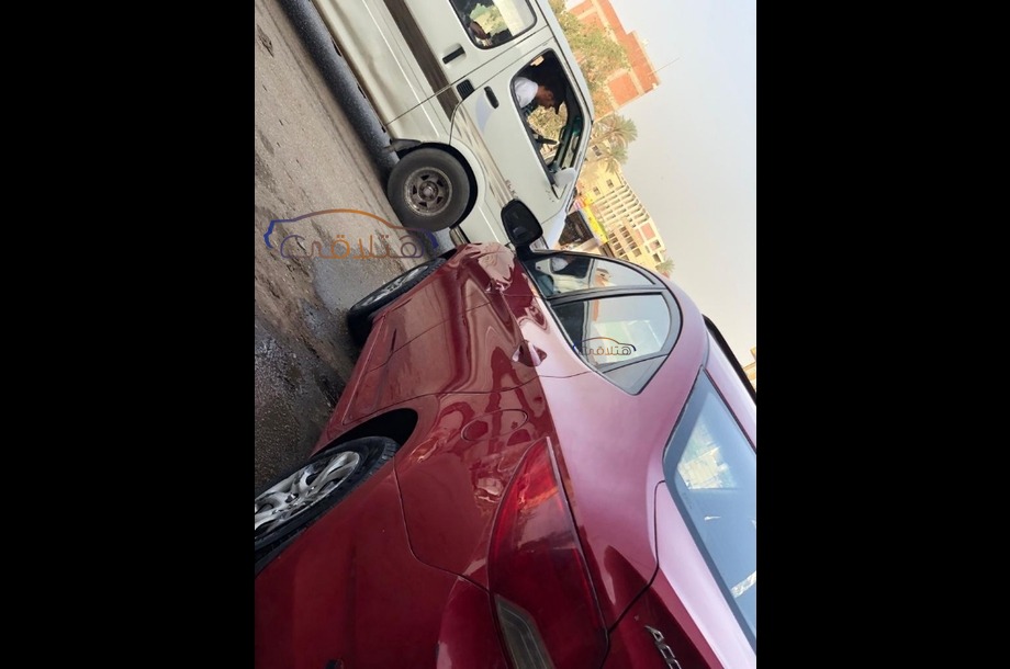 Accent RB Hyundai احمر غامق