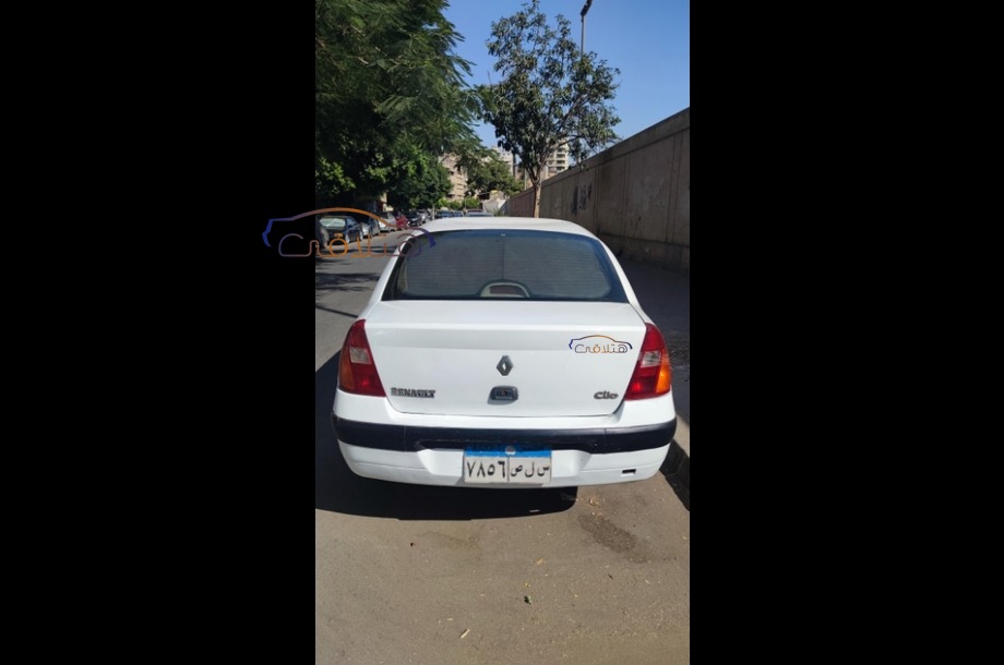 Clio Renault أبيض