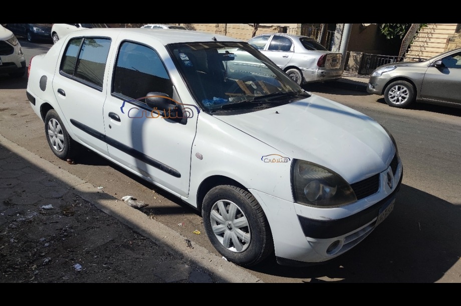 Clio Renault أبيض