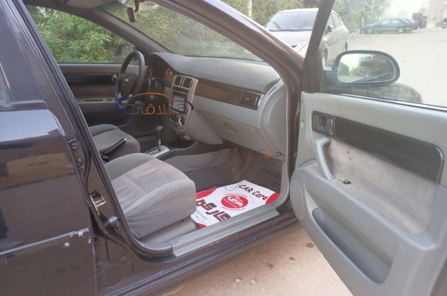 Optra Chevrolet أسود