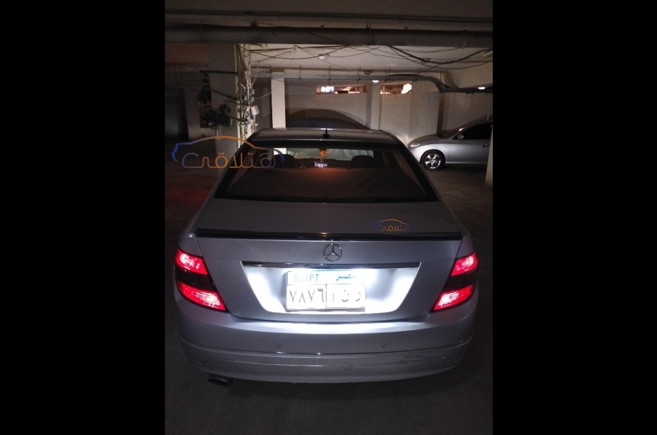 C 200 Mercedes فضي