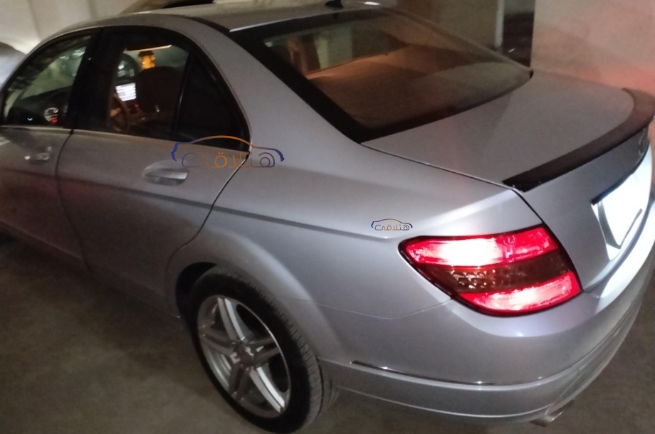 C 200 Mercedes فضي