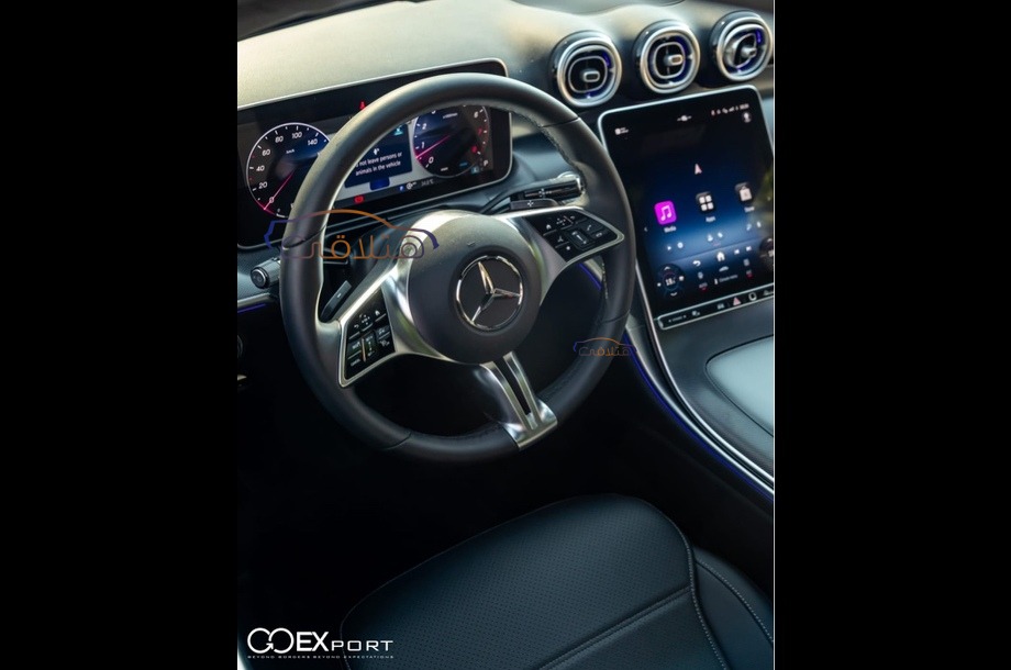 C 180 Mercedes أسود