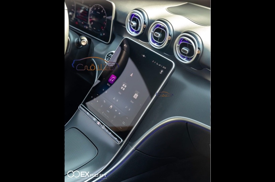 C 180 Mercedes أسود