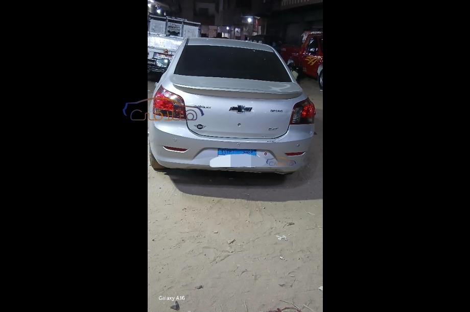 Optra Chevrolet فضي