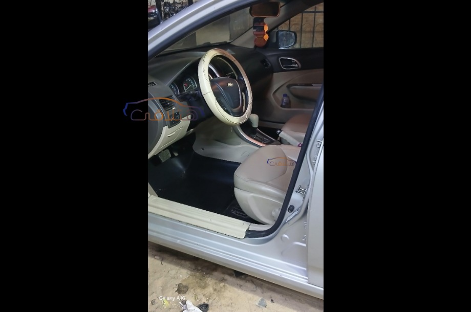 Optra Chevrolet فضي