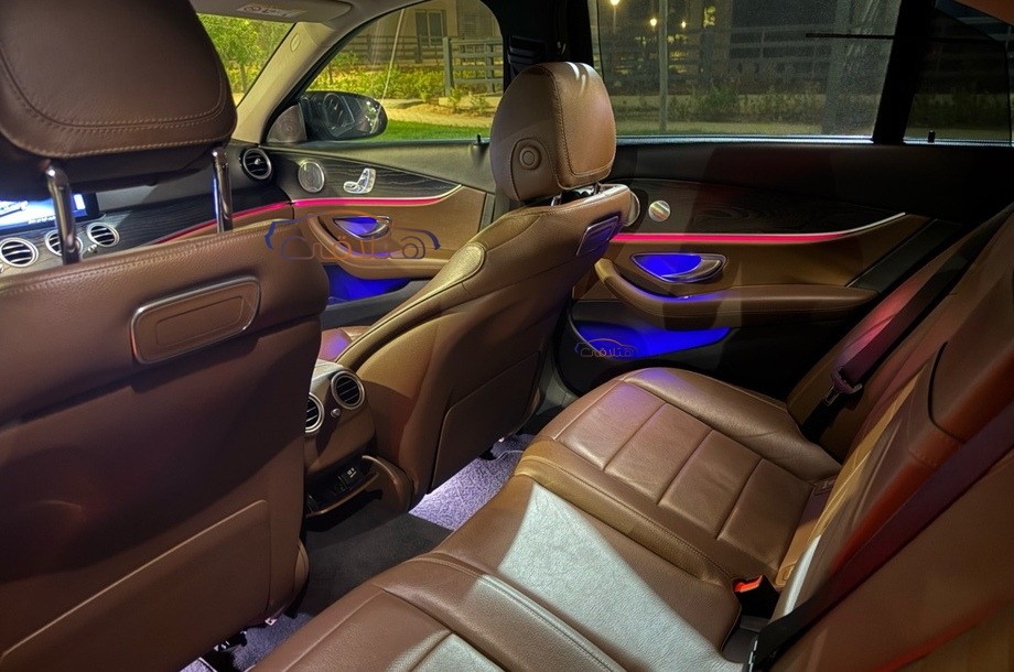 E 180 Mercedes Black