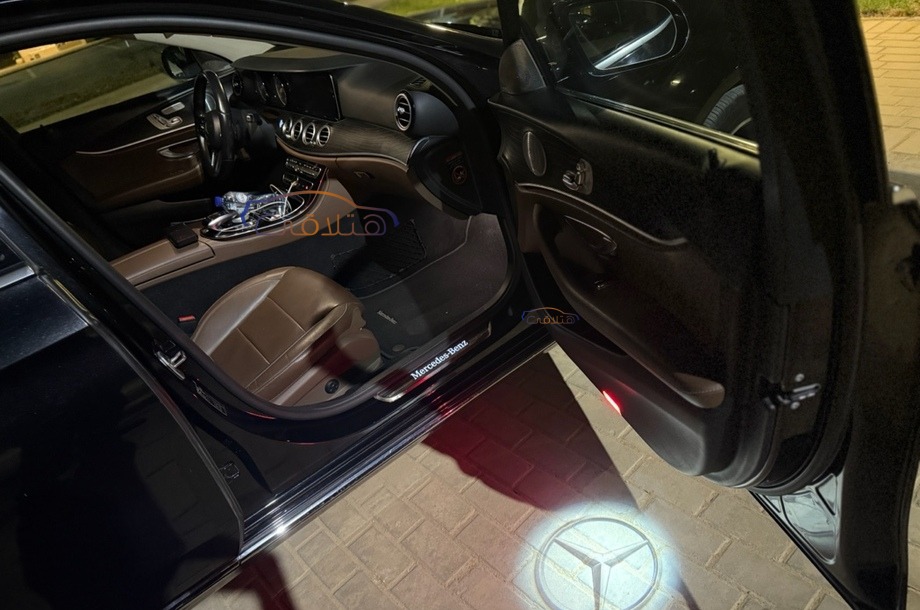 E 180 Mercedes Black