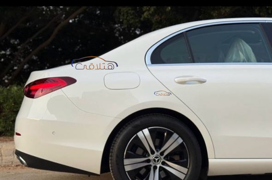 C 180 Mercedes أبيض