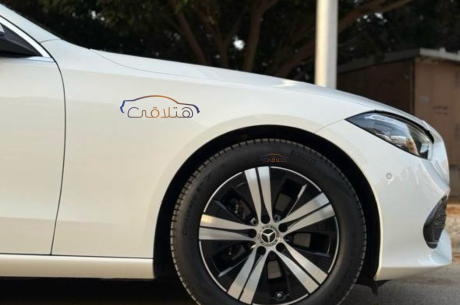 C 180 Mercedes أبيض
