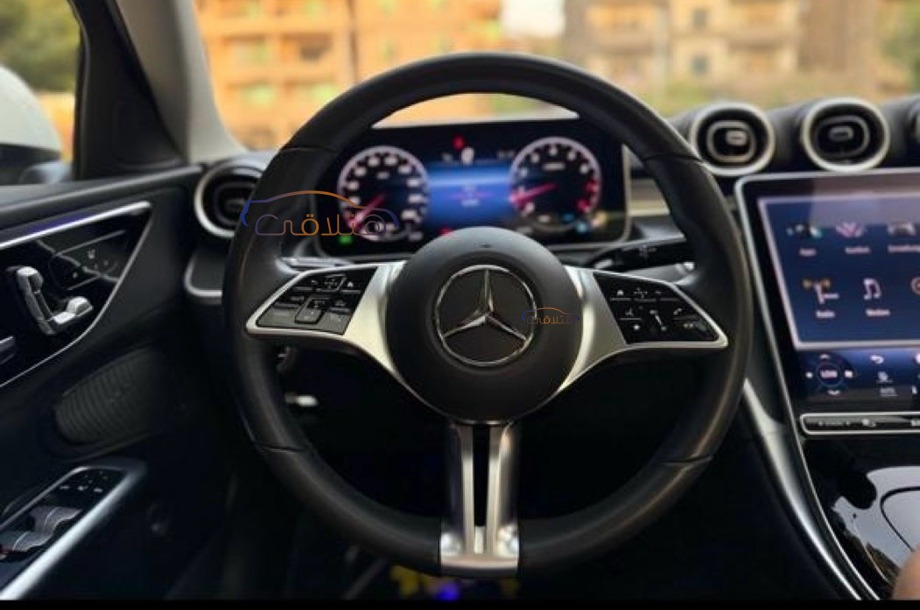C 180 Mercedes أبيض