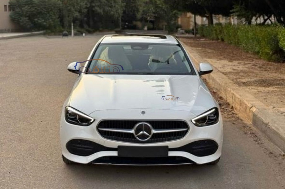 C 180 Mercedes أبيض