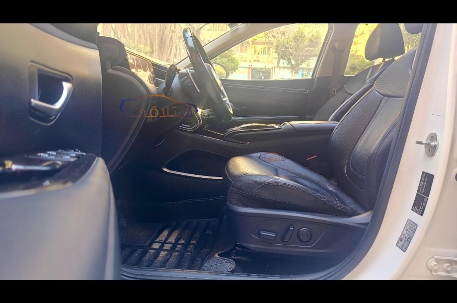 Tucson Hyundai أبيض