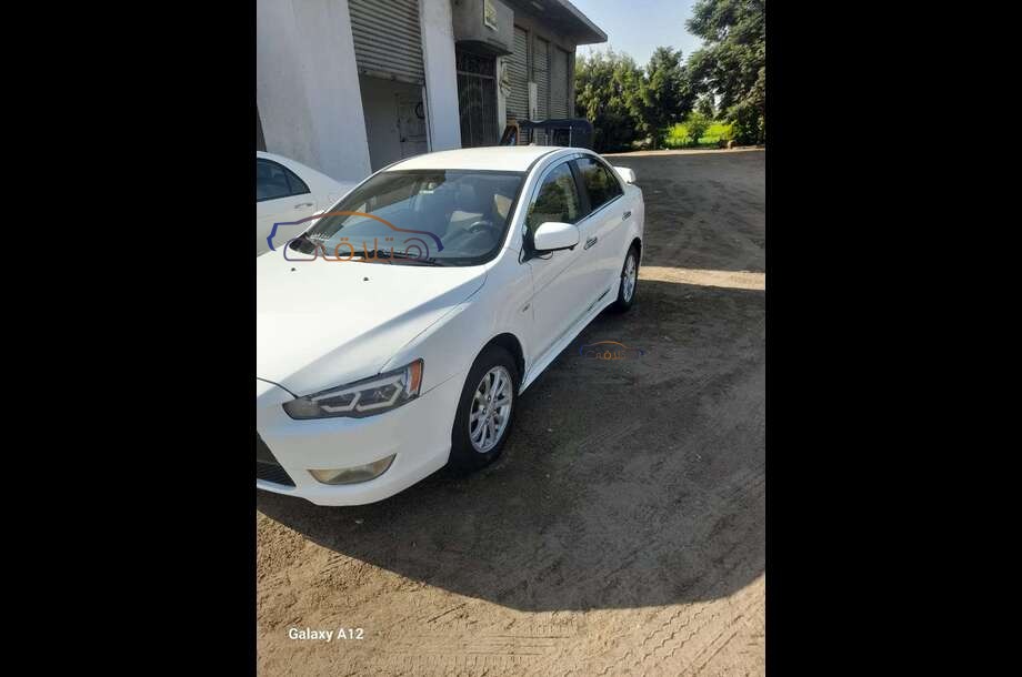Lancer EX Shark Mitsubishi أبيض