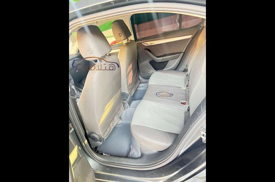 Octavia A7 Skoda أسود