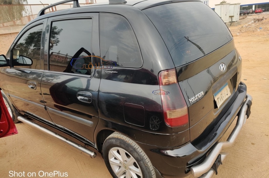 Matrix Hyundai أسود