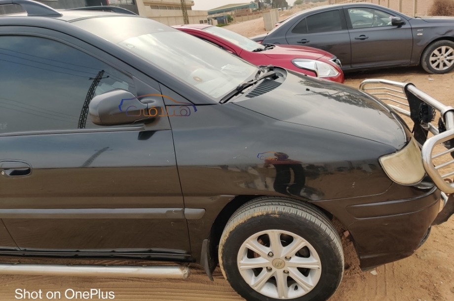 Matrix Hyundai أسود