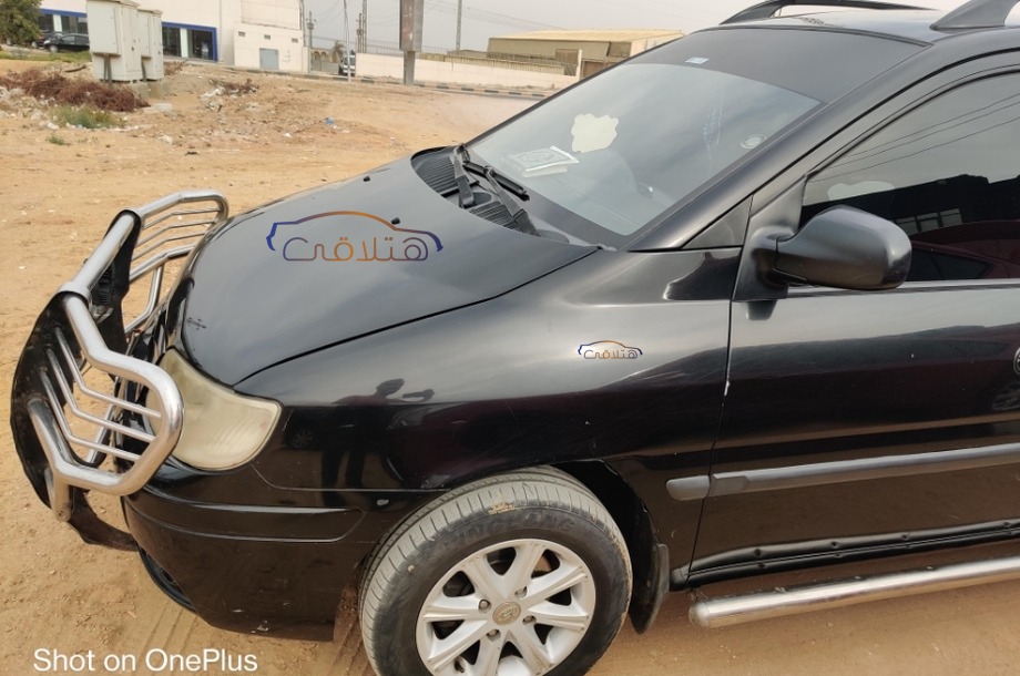 Matrix Hyundai أسود