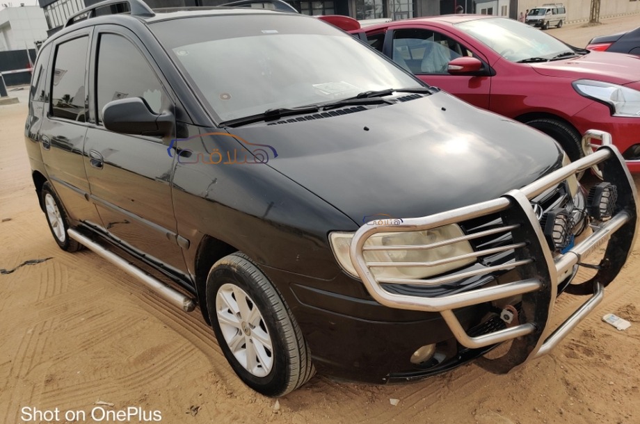 Matrix Hyundai أسود