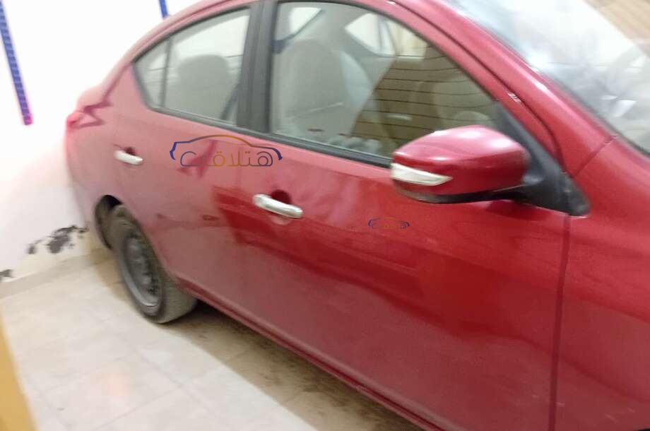 Sunny Nissan احمر