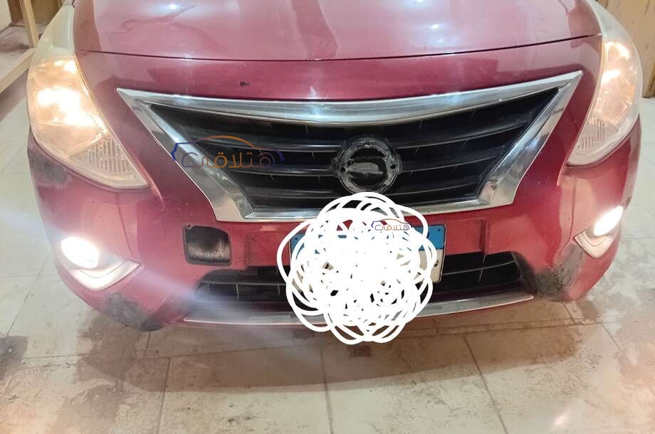 Sunny Nissan احمر