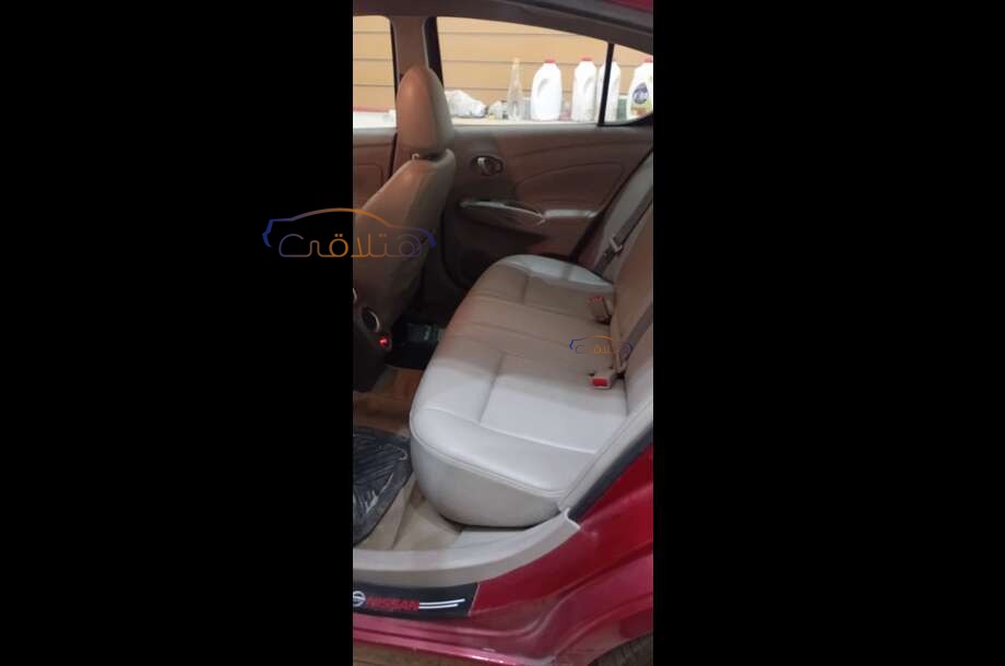 Sunny Nissan احمر