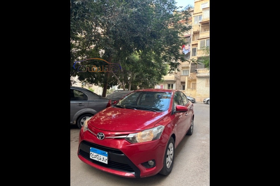 Yaris Toyota Red