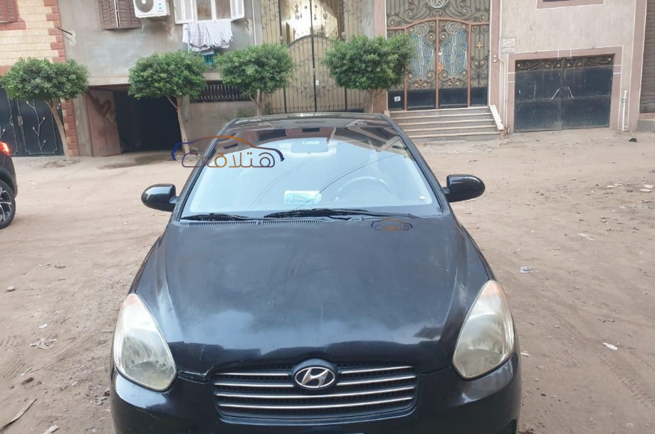Accent Hyundai أسود