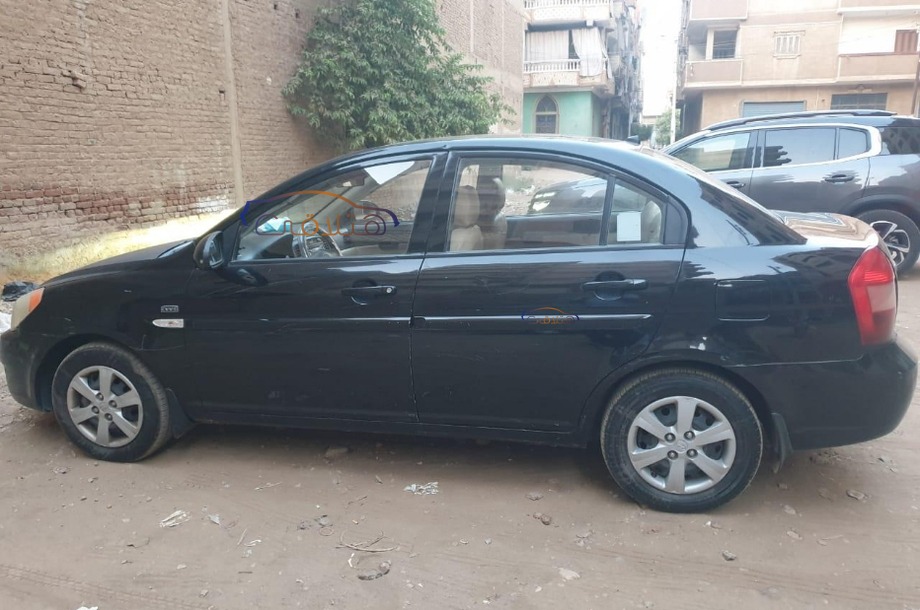 Accent Hyundai أسود