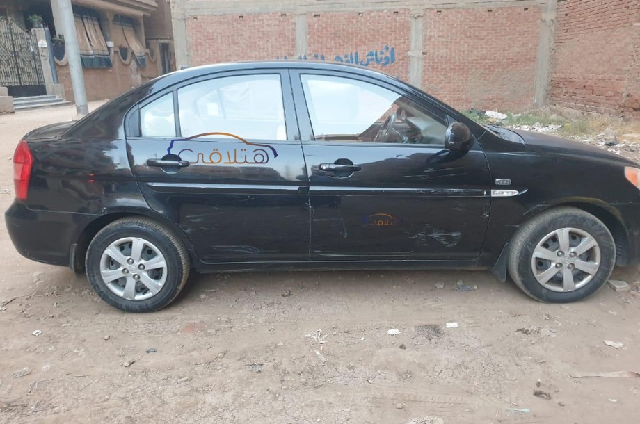 Accent Hyundai أسود