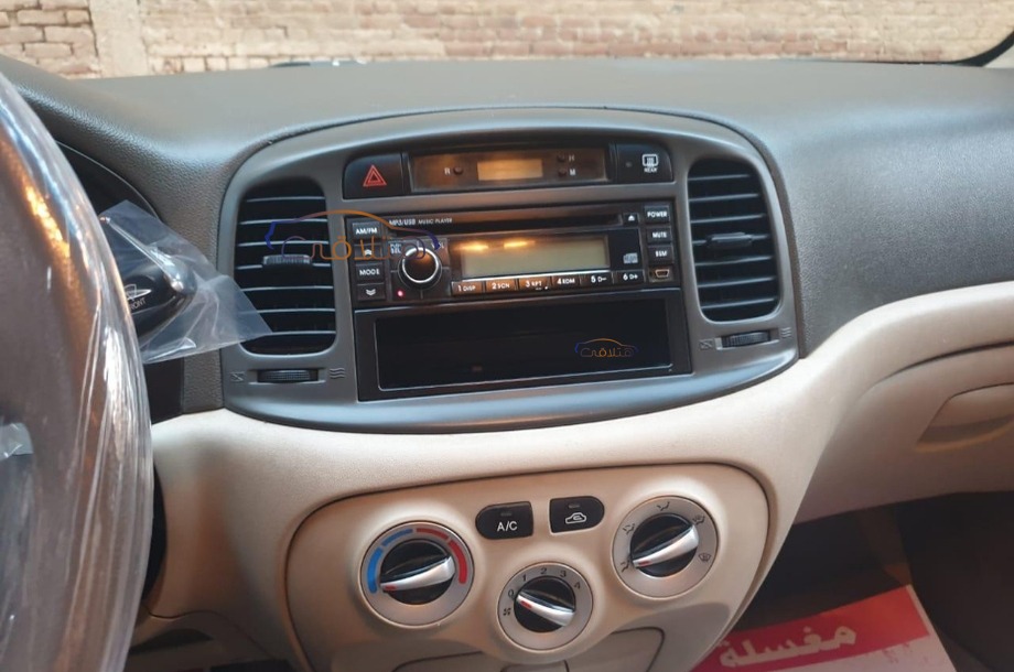 Accent Hyundai أسود