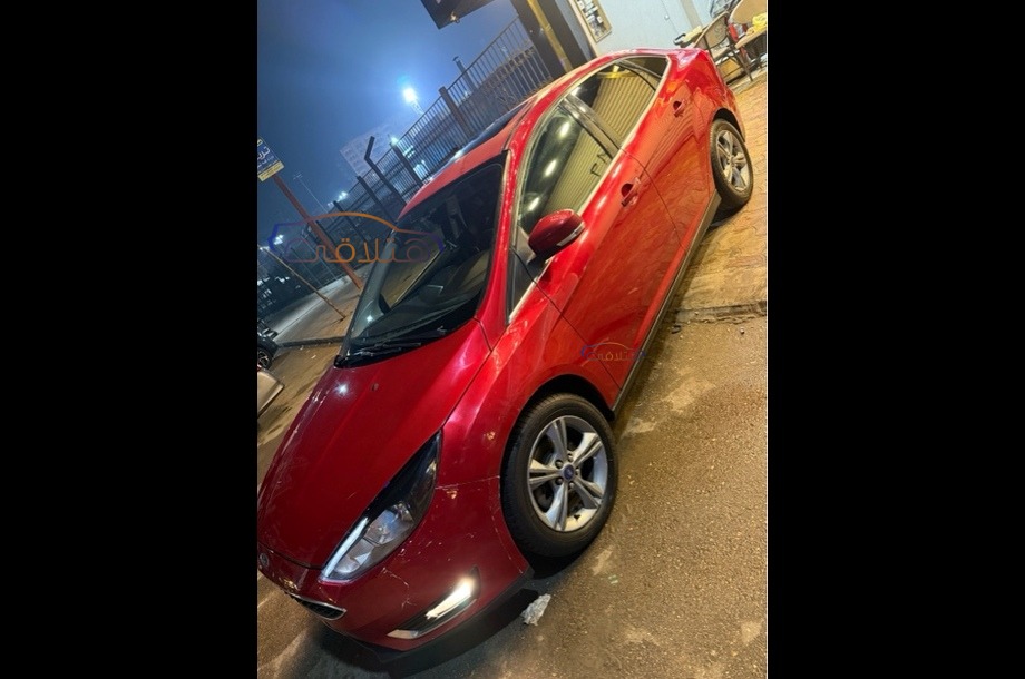 Focus Ford Red