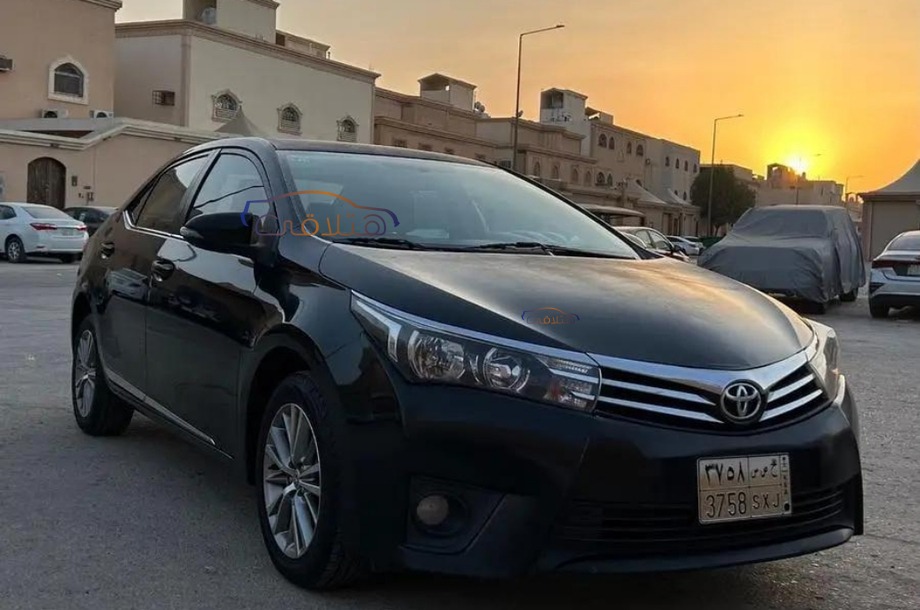 Corolla Toyota أسود