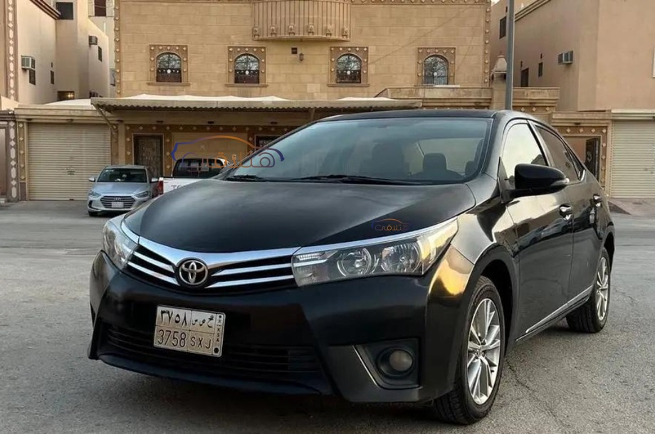 Corolla Toyota أسود