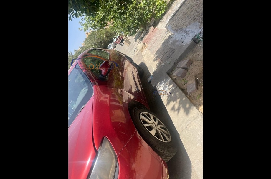 Logan Renault احمر