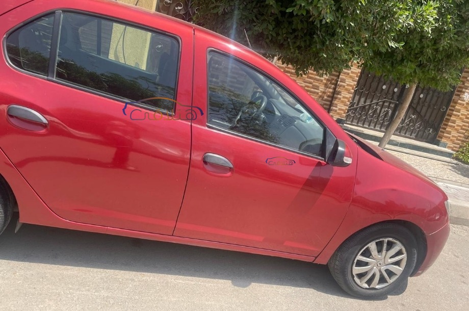 Logan Renault احمر