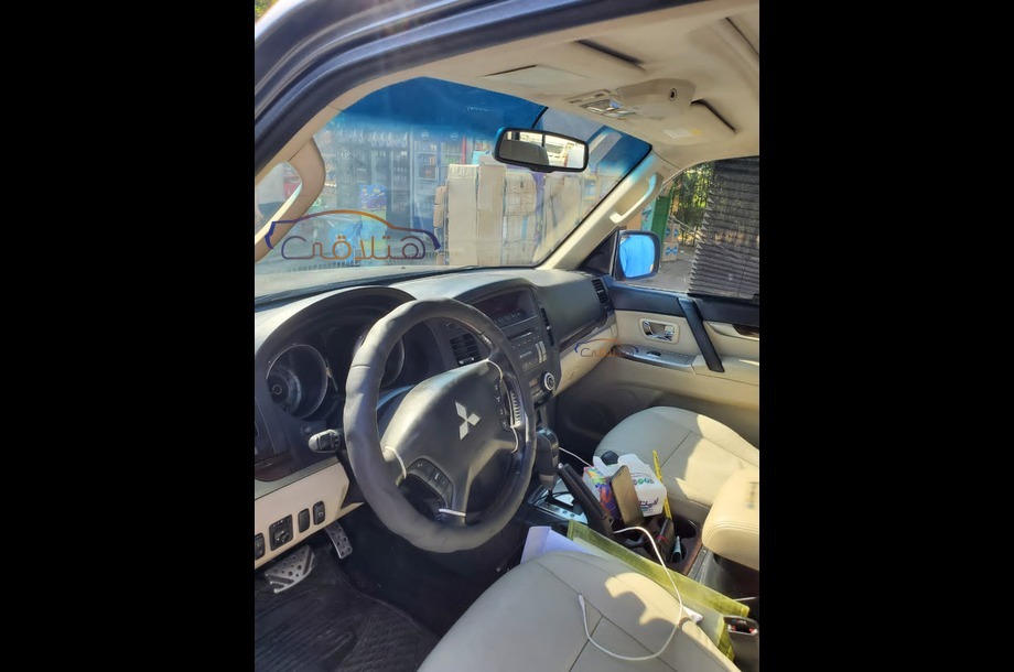 Pajero Mitsubishi Silver