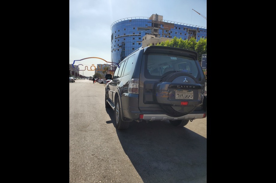 Pajero Mitsubishi Silver