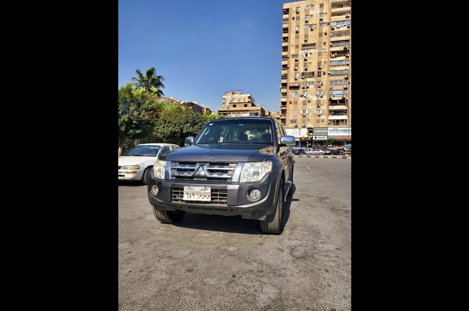 Pajero Mitsubishi Silver