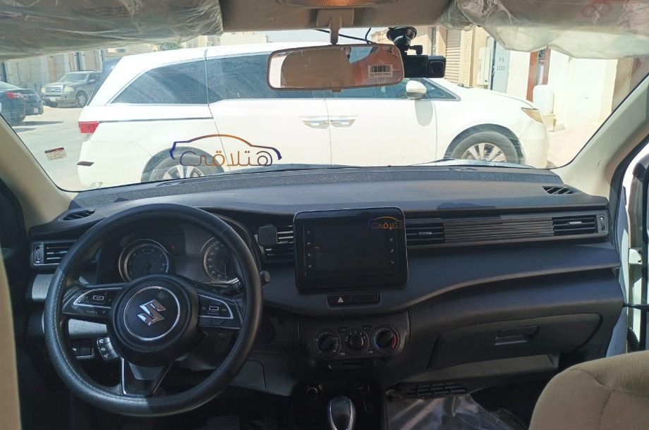 Ertiga Suzuki أبيض