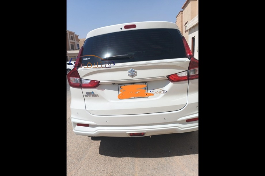 Ertiga Suzuki أبيض