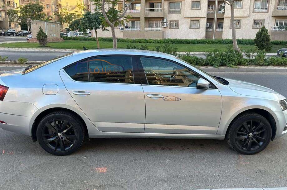Octavia A7 Skoda فضي