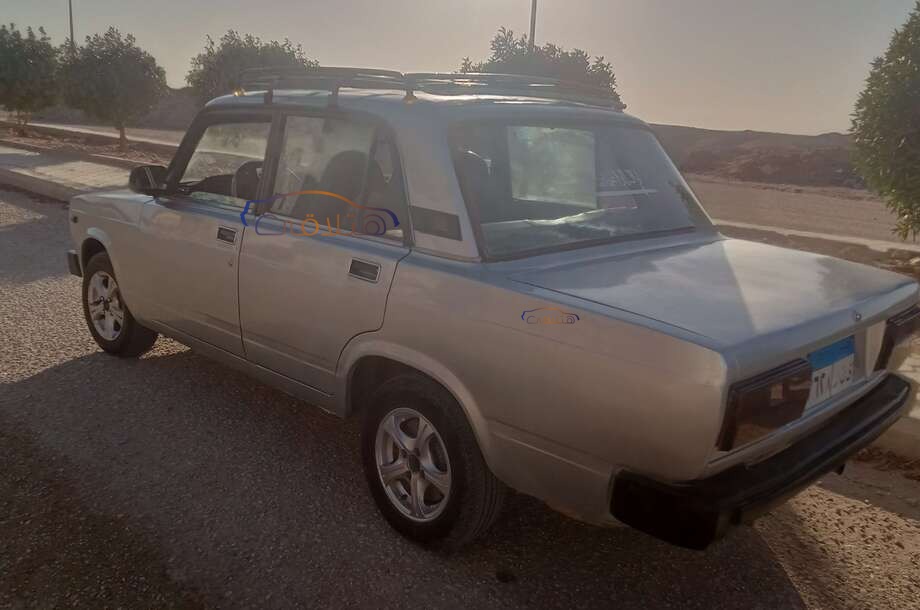 2107 Lada فضي